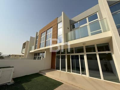 تاون هاوس 4 غرف نوم للايجار في (أكويا من داماك) داماك هيلز 2، دبي - تاون هاوس في مالبيري،(أكويا من داماك) داماك هيلز 2 4 غرف 150000 درهم - 12821027