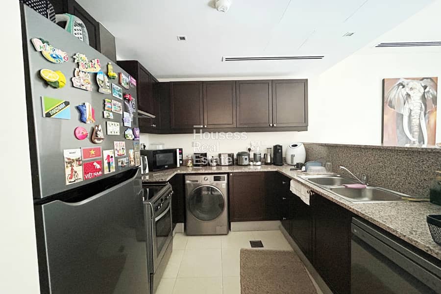 CORNER | VACANT | FURNISHED | 2BR UPGRADED - Image 7