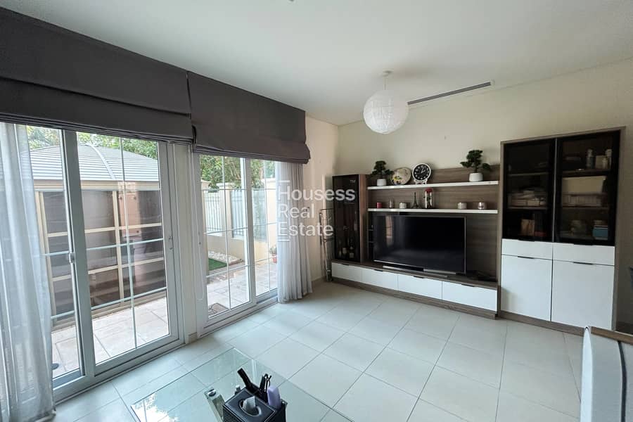 CORNER | VACANT | FURNISHED | 2BR UPGRADED - Image 8