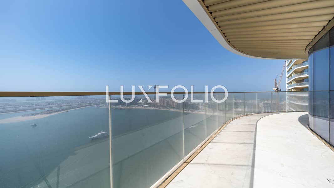 Stunning Penthouse Condo With 180 Degree View image