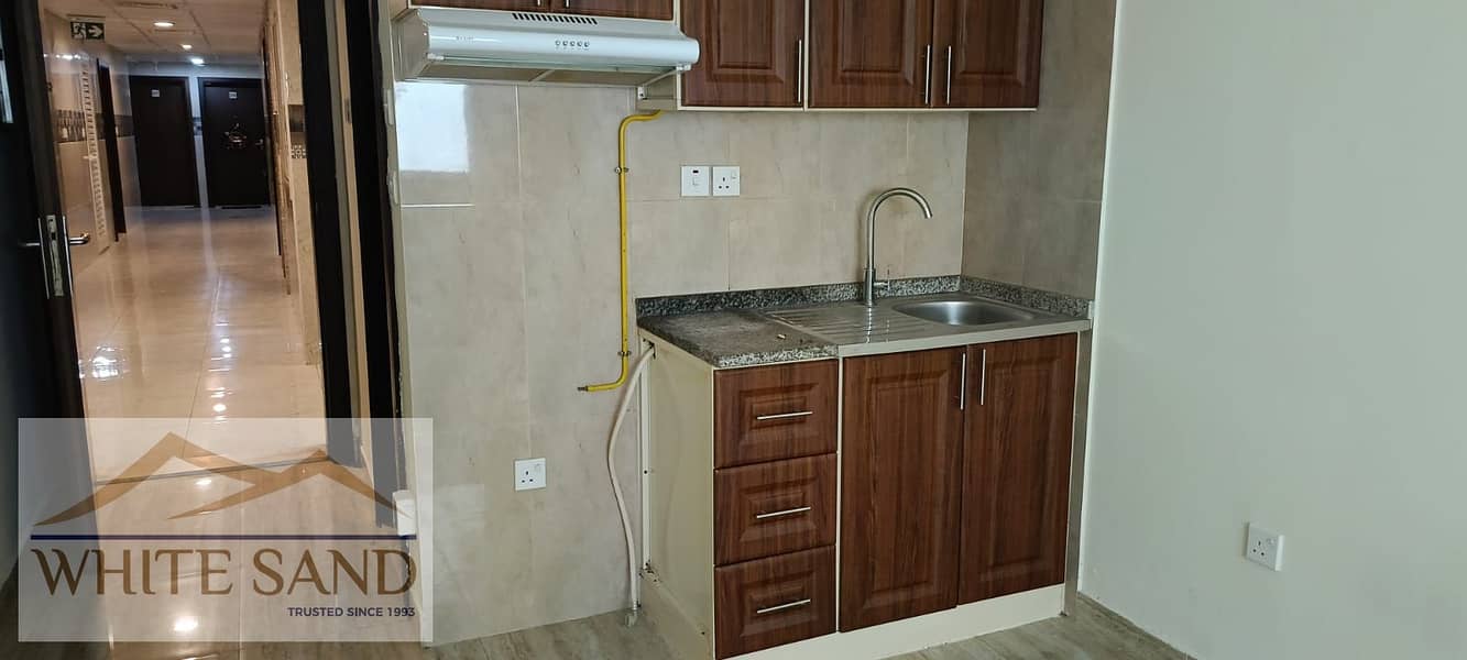 4 KITCHEN2. jpg