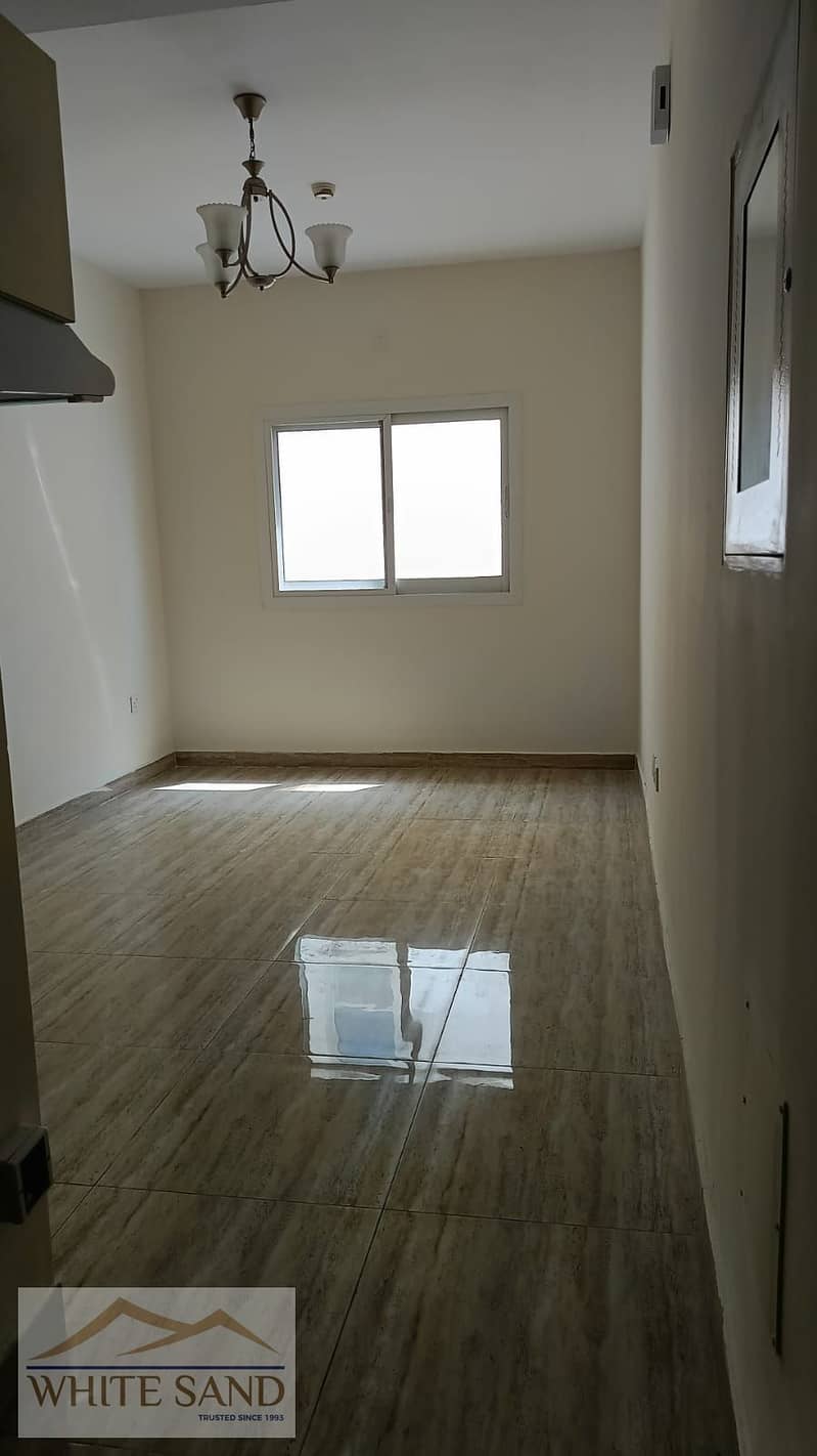 2 STUDIO1. jpg