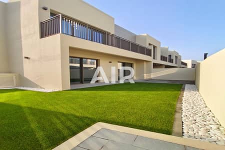 4 Bedroom Villa for Sale in Dubai South, Dubai - Spacious 4BR Villa | Premium Unit | Pool Facing