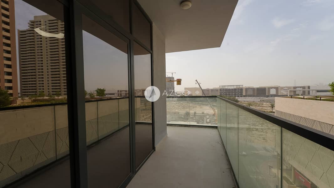 Spacious Layout | Ready to Move | Pool View - Image 11