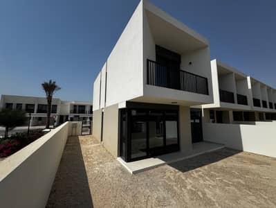 4 Bedroom Townhouse for Rent in Town Square, Dubai - f9b9a1e3-f2e9-453f-bcfa-06c4bcb85608. jpg