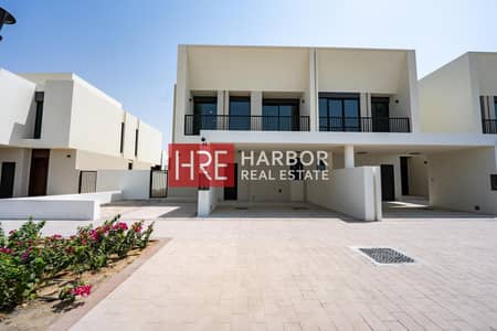 4 Bedroom Townhouse for Sale in Town Square, Dubai - Skyline Serenity | Exclusive 4-Bed Townhouse with Private Garden