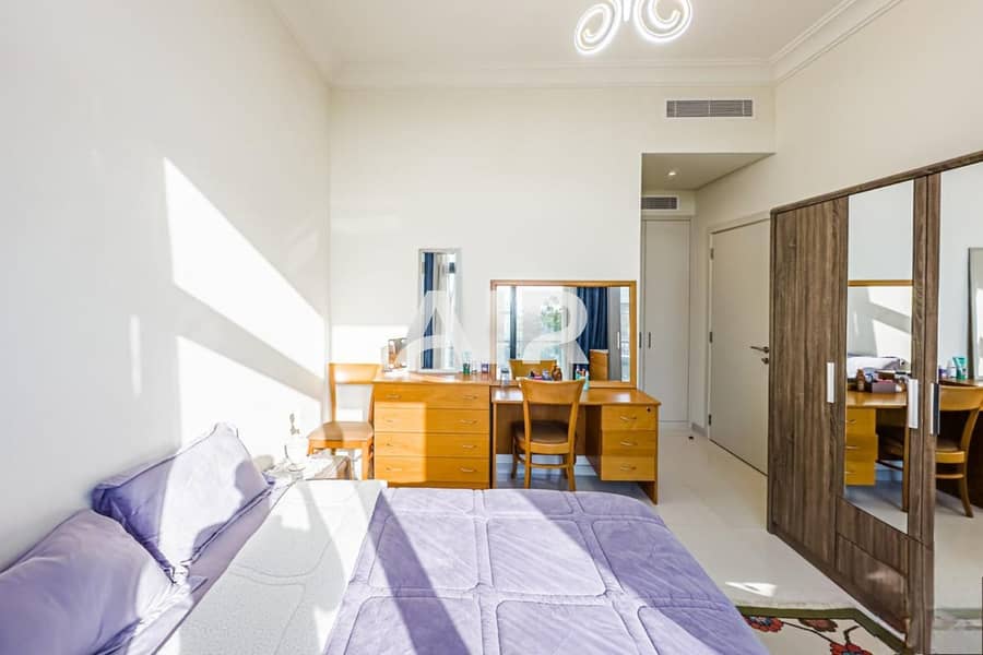 Upgraded | Spacious Townhouse | Landscaped Garden - Image 18