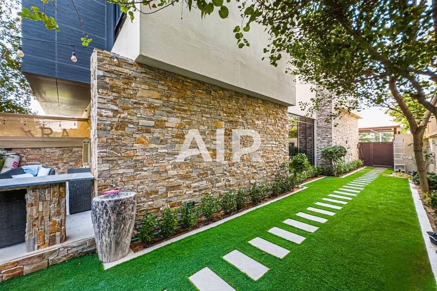 Upgraded | Spacious Townhouse | Landscaped Garden - Image 26