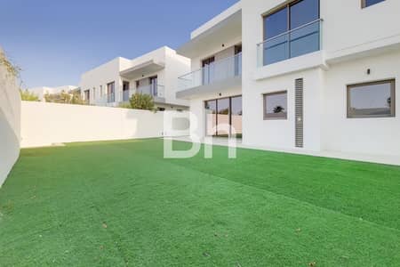 4 Bedroom Villa for Sale in Yas Island, Abu Dhabi - Spacious Backyard | Smart Investment | Family Home