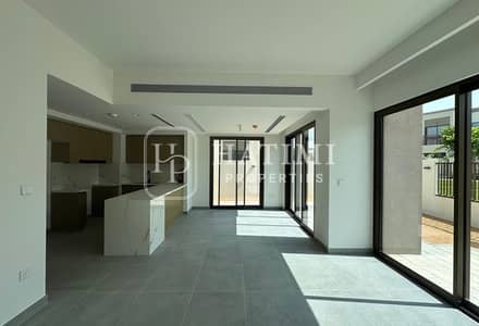 تاون هاوس 4 غرف نوم للايجار في دبي لاند، دبي - c64329d2-8bba-4402-9a62-ea699f8a998d. jpg