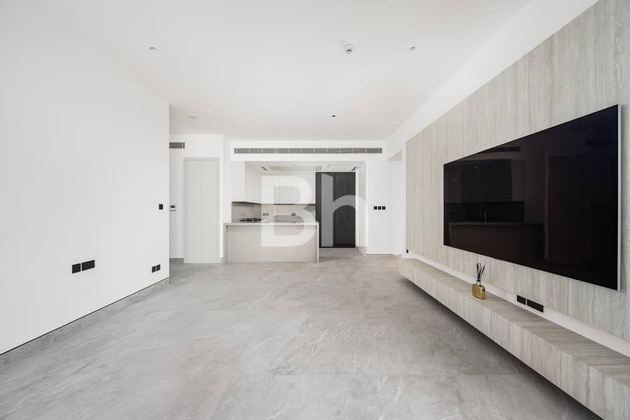 Marina View | Luxurious Upgraded | Prime Location