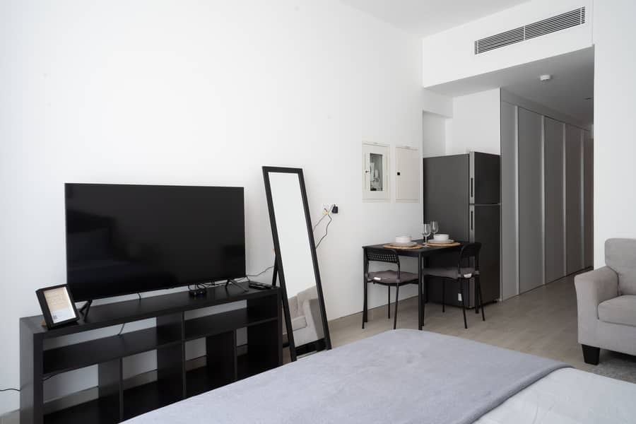 Studio, Luma22 Tower, JVC