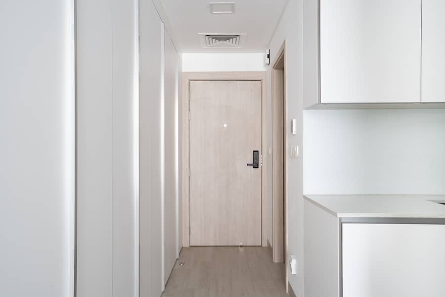 Studio, Luma22 Tower, JVC - Image 17