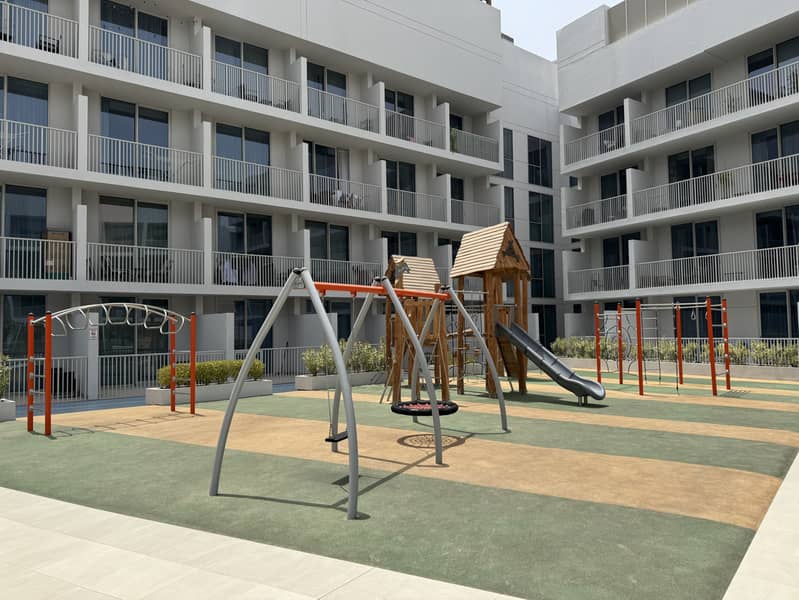 Studio, Luma22 Tower, JVC - Image 31