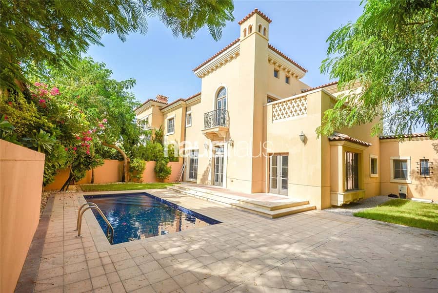 Doral | Vacant | Rectangular Pool | 4 Bed