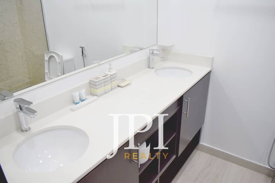 10 washroom 3. jpg