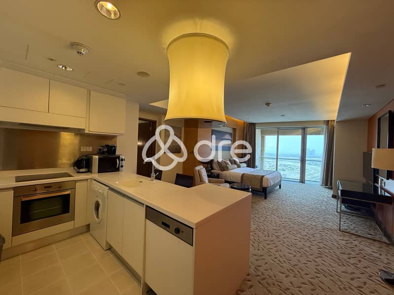 HUGE LAYOUT | VACANT | HIGH FLOOR