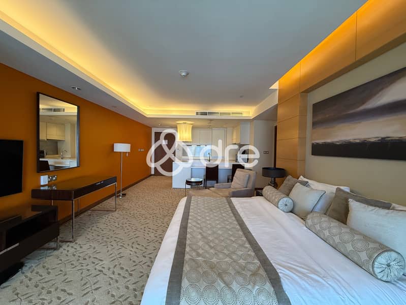 HUGE LAYOUT | VACANT | HIGH FLOOR