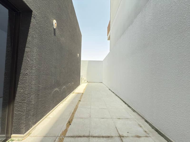 Brand New Spacious Apartment in Family Building With Pool - Image 15