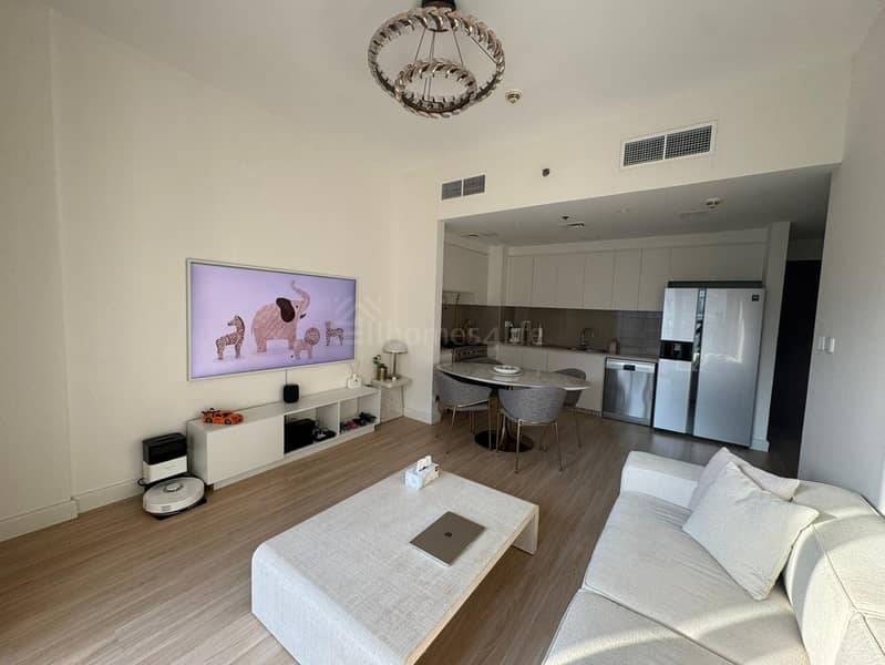 Spacious Unit | Vacant on Transfer | Exclusive