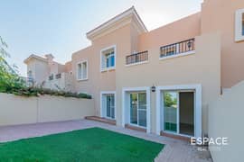 فیلا في الریم 1،الریم،المرابع العربية 3 غرف 220000 درهم - 12836856