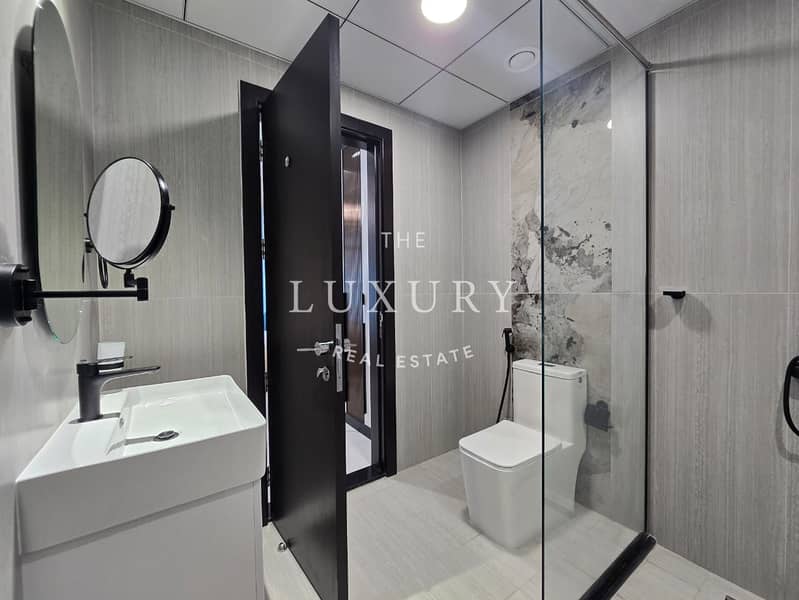 10 High_Floor___Brand_New___Fully_Furnished-6. jpg