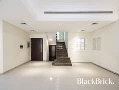 Available now - Spacious 3bed - Family Community