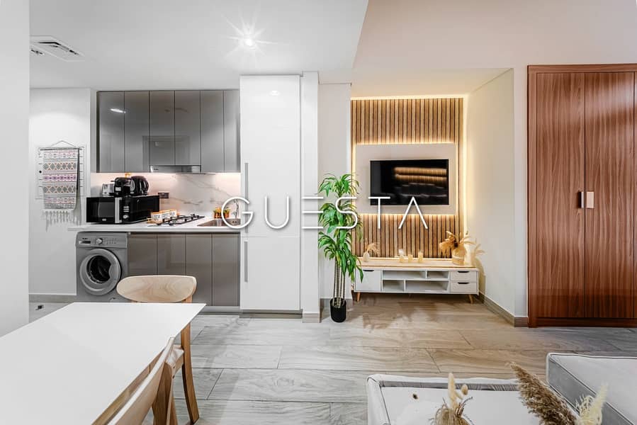 Pool View | Urban living | All Bills Incl