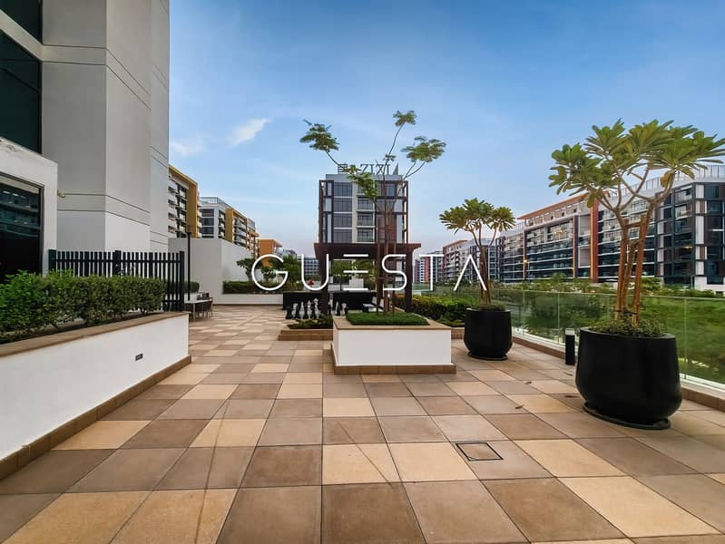 Pool View | Urban living | All Bills Incl - Image 28