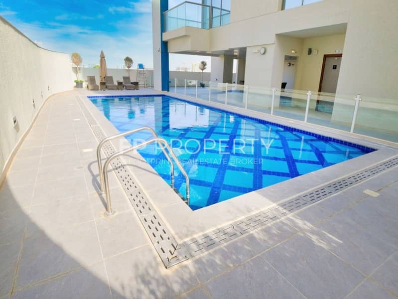 9 Swimming pool in Murano Residence 2 (1). jpg