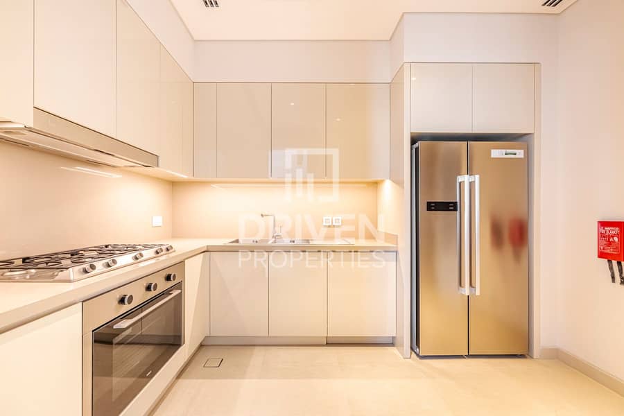 Ultra-Luxury Designer Finished Exquisite Penthouse - Image 19