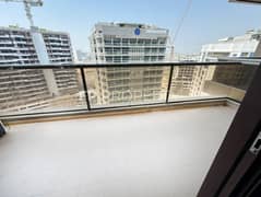 Amazing One Bedroom / Bigger / Middle Floor