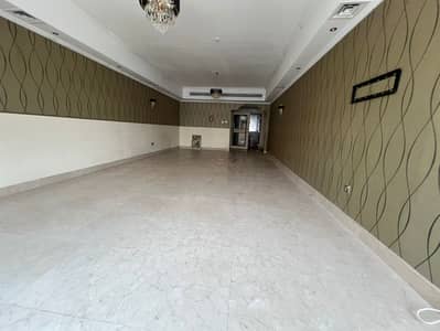 塔亚文， 夏尔迦 4 卧室公寓待租 - صورة واتساب بتاريخ 1447-03-28 في 14.15. 01_93ef948b. jpg