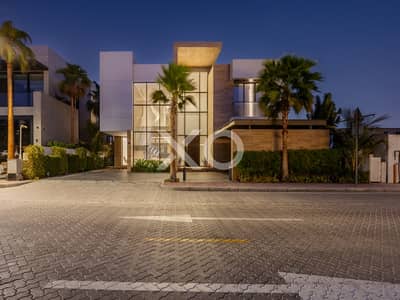 5 Bedroom Villa for Sale in Palm Jumeirah, Dubai - Newly Built With Panoramic Skyline View