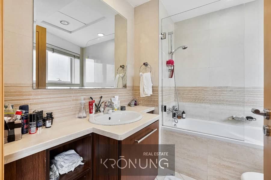 Stunning 2 Bed | Marina canal view | Furnished - Image 12