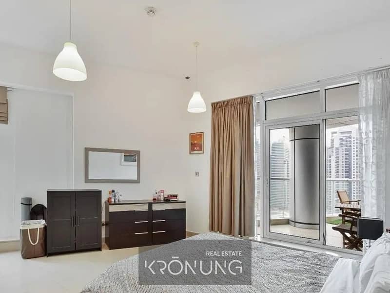 Stunning 2 Bed | Marina canal view | Furnished - Image 13