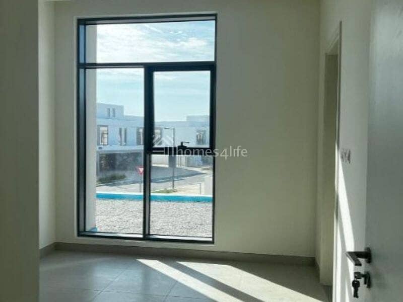 Single Row | 3BR | Spacious | No Agents