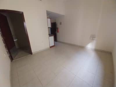 استوديو  للايجار في النباعة، الشارقة - صورة واتساب بتاريخ 1447-03-29 في 11.18. 17_6b93c1c5. jpg