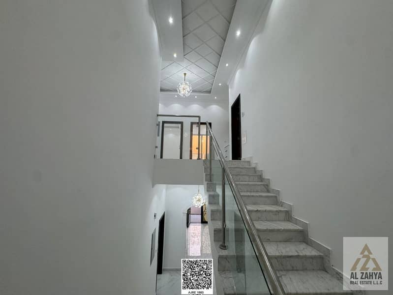 10 0cdf27b5-1bce-40a4-a857-7b1ea2864565. jpg