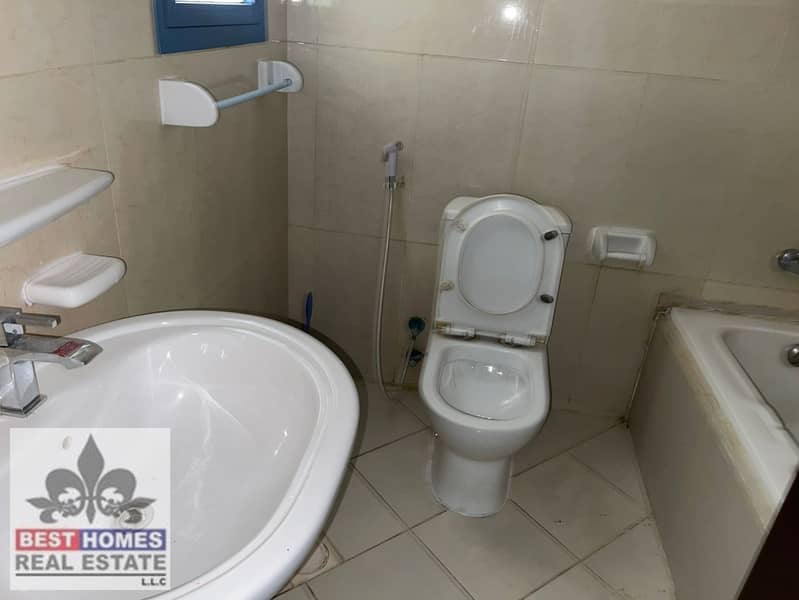 7 NT3BHK8. jpg