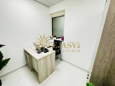 مکتب  للايجار في ديرة، دبي - 8eba4bd0-9a93-4f29-9e21-ad1a74b2a74f. jpg