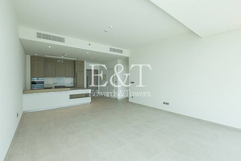 2 Vacant | Sea View | 1 Bedroom | PJ