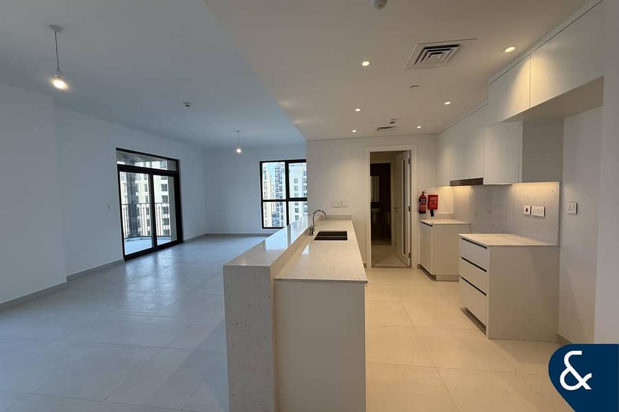Large Layout | Vacant | 3 Bedroom Apartment