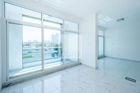 Fitted Office with Sheikh Zayed Rd view Fitted Office with Sheikh Zayed Rd view