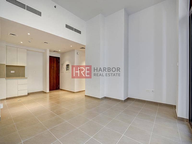 Modern Apartment | Prime Location | Large Layout