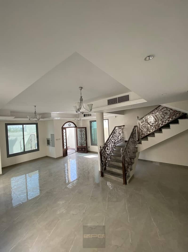 7 hall 2. jpg