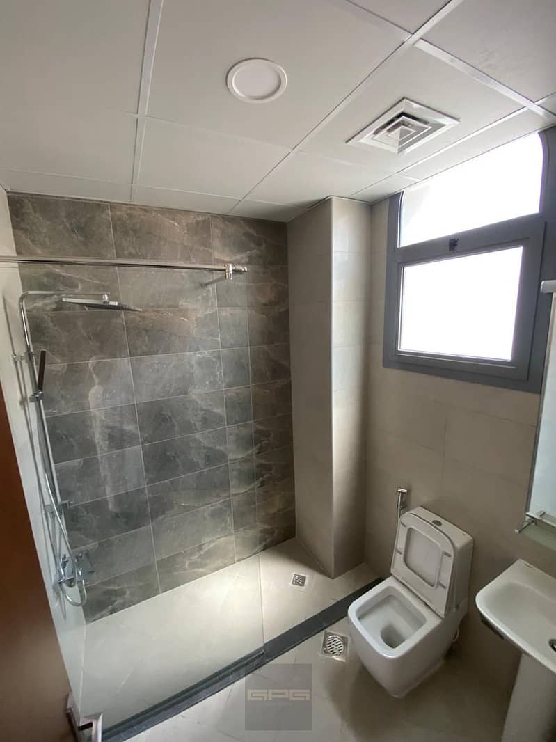 19 bathoom. jpg
