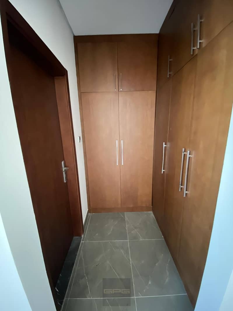 22 master bedroom with cuboard. jpg