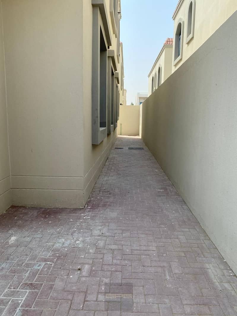 24 corridor villa. jpg