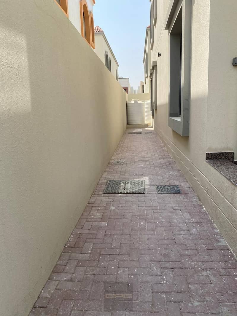 25 out corridor. jpg